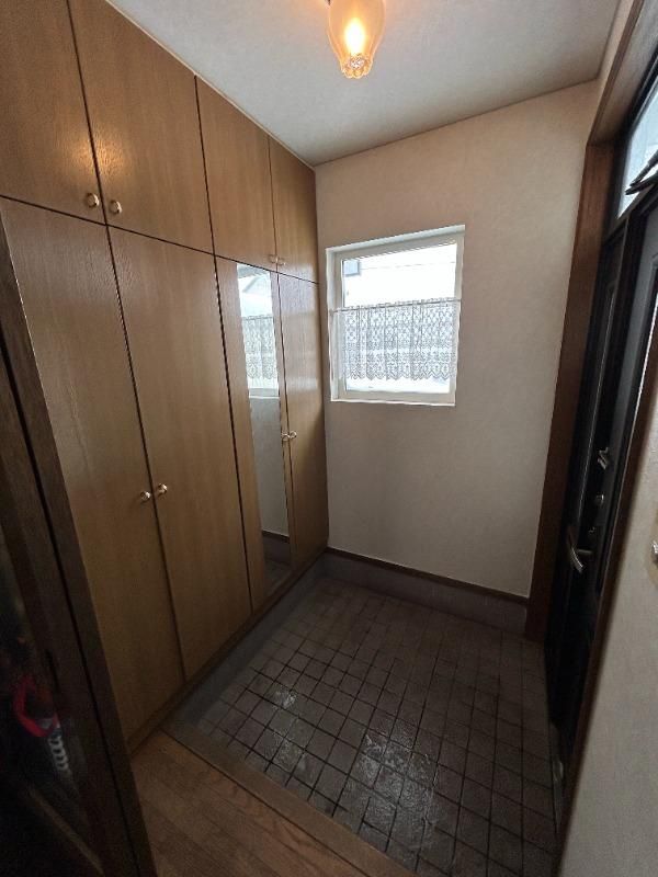 Renovated 4LDK+S House in Asahikawa, Hokkaido – 217m² Land - Thumbnail 4