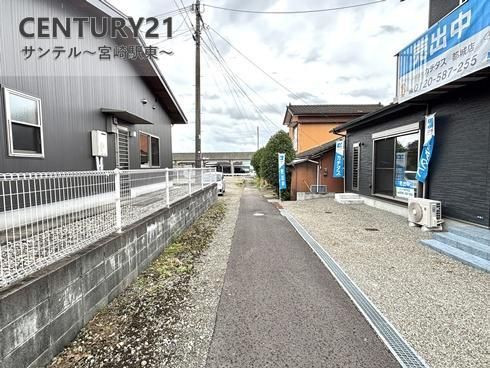 Modern 3LDK House for Sale in Miyakonojo, Miyazaki - 88.6 sqm - Thumbnail 2