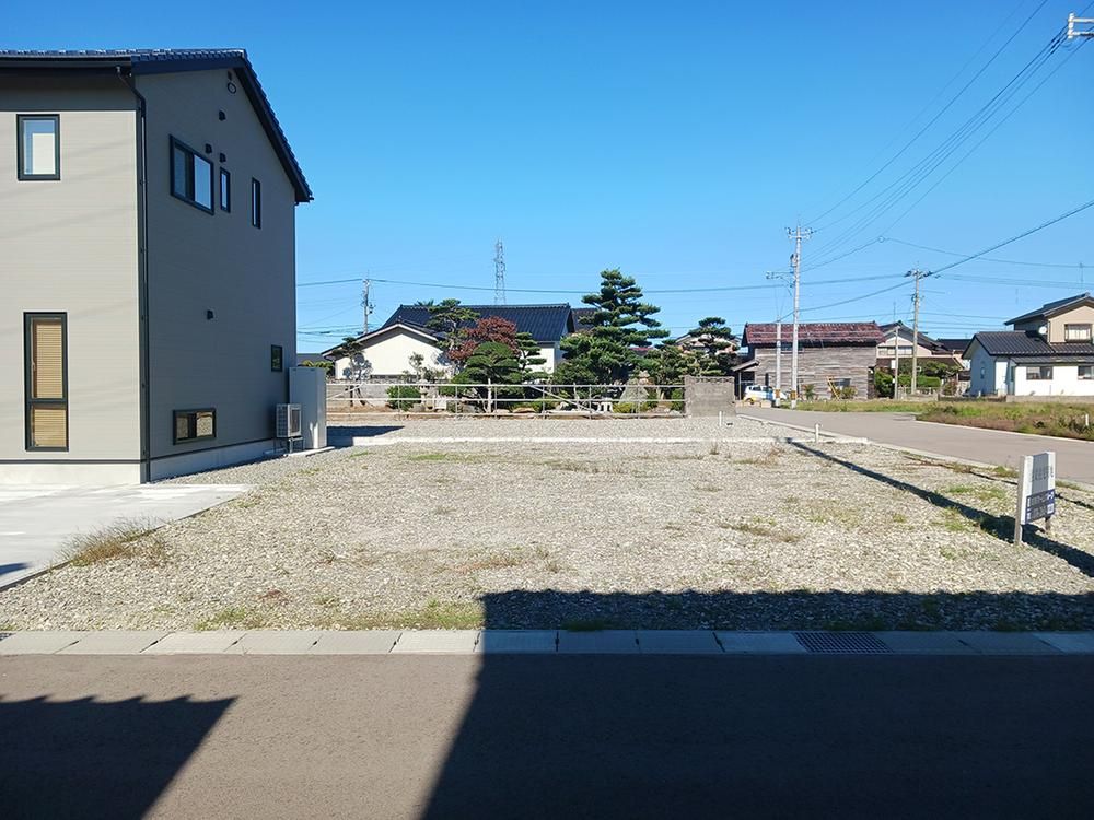 Land for Sale in Yoshimitsu-cho, Nomi City, Ishikawa - Image 1
