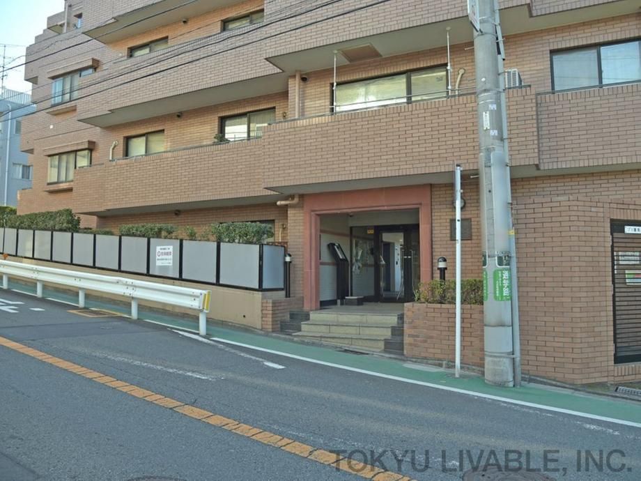 Renovated 2DK Apartment in Kajigaya, Kawasaki, 47.19 sqm - Thumbnail 2
