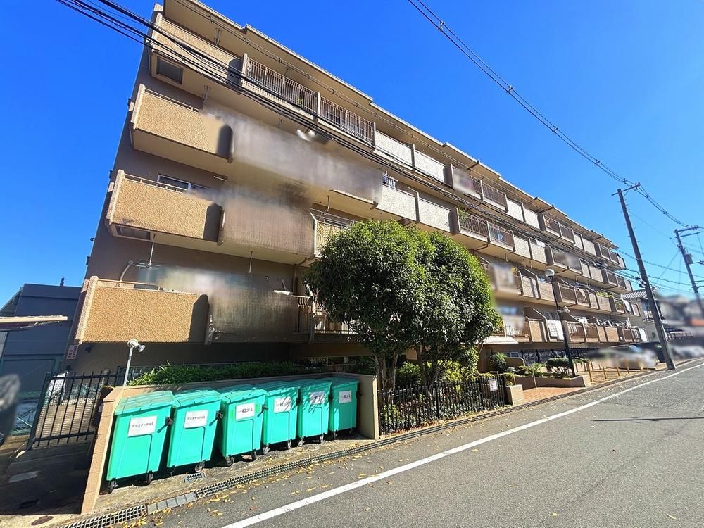 3LDK Apartment for Sale in Hirakata, Osaka - 6.3 Million Yen - Thumbnail 2
