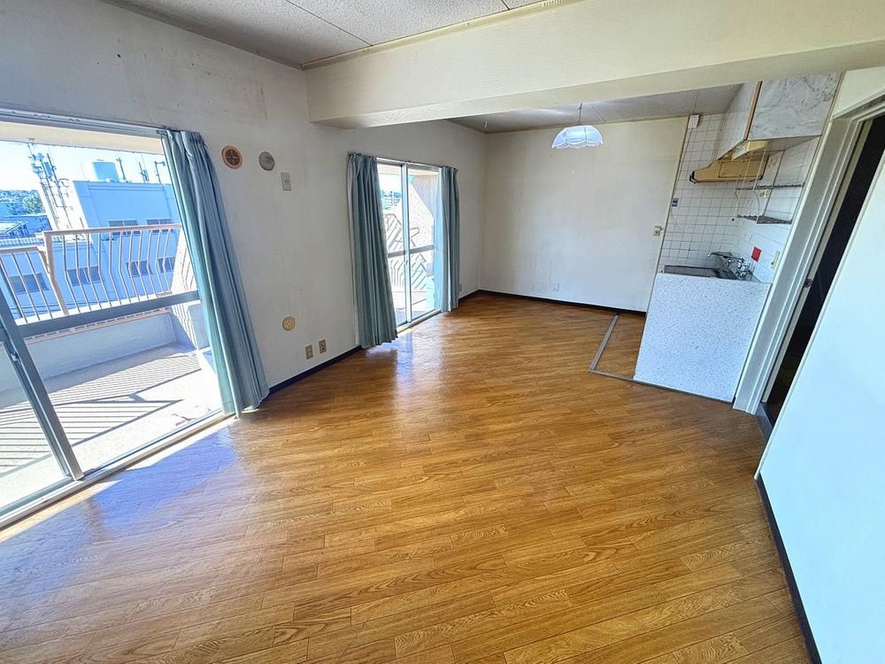 3LDK Apartment for Sale in Hirakata, Osaka - 6.3 Million Yen - Thumbnail 3