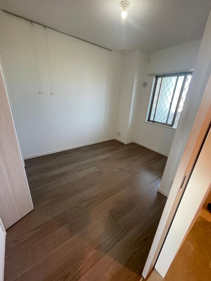 2LDK Apartment for Sale in Chatan, Okinawa - 45 Million Yen - Thumbnail 4
