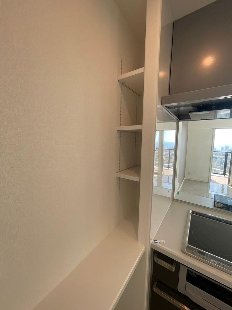 2LDK Apartment for Sale in Chatan, Okinawa - 45 Million Yen - Thumbnail 3