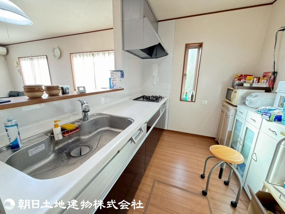4LDK House in Hachioji with 3 Car Parking & Japanese Room - Thumbnail 3