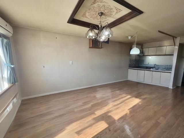 4LDK South-Facing Apartment for Sale in Obihiro, Hokkaido - Thumbnail 4