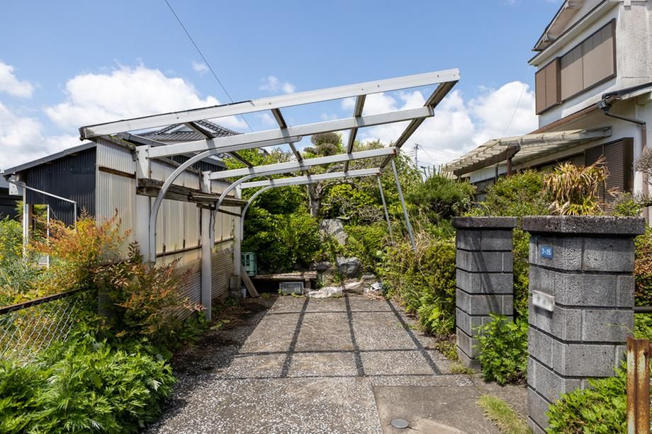 5DK House for Sale in Sakanoue, Kagoshima City - 9 Million Yen - Thumbnail 2