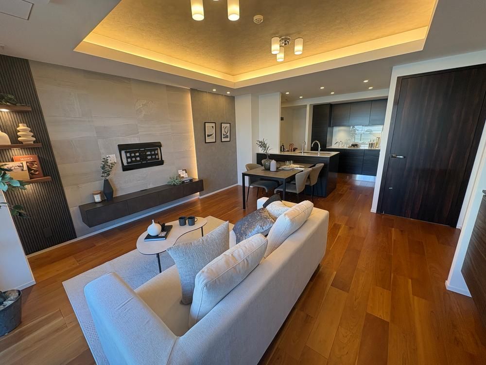 1LDK Apartment for Sale in Shibuya, Tokyo - 71.84m2 - Thumbnail 2