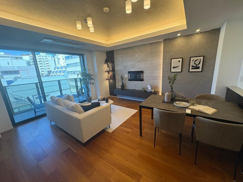 1LDK Apartment for Sale in Shibuya, Tokyo - 71.84m2 - Thumbnail 4
