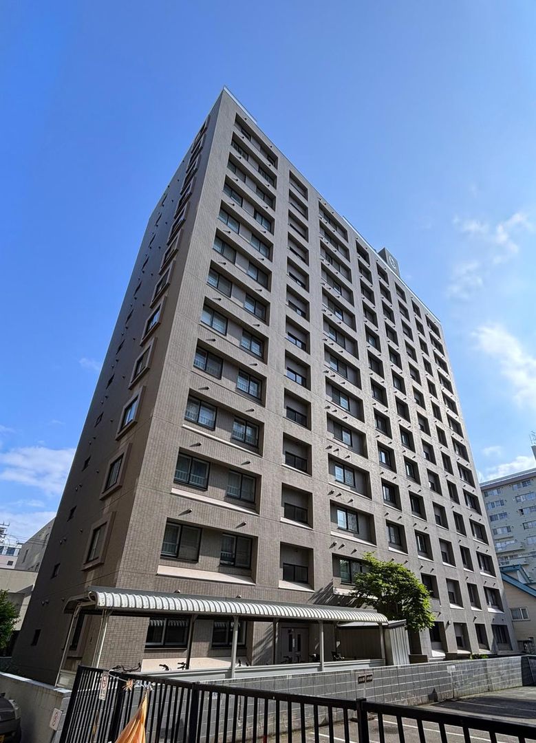 3LDK Apartment for Sale in Sapporo Higashi Ward, 68.68m² - Thumbnail 2