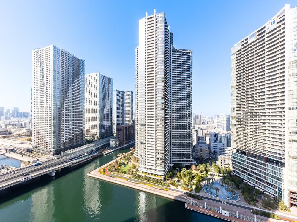 3LDK Apartment in Harumi, Chuo City, Tokyo - 87.3 sqm - Thumbnail 2