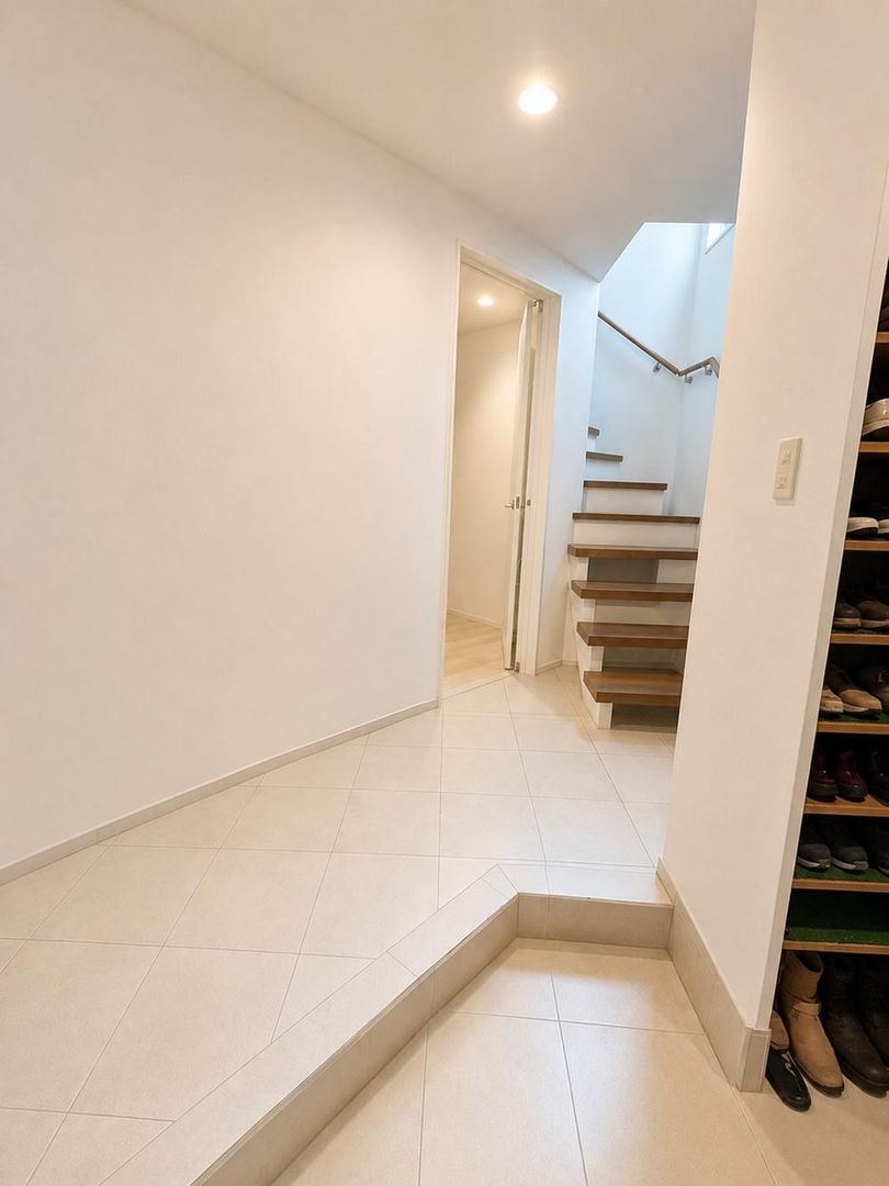 89m2 3-Story House for Sale in Nishi-Shinjuku, Tokyo - Thumbnail 4