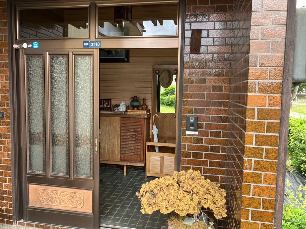 7DK House for Sale in Myoko City, Niigata - 9.8 Million Yen - Thumbnail 2