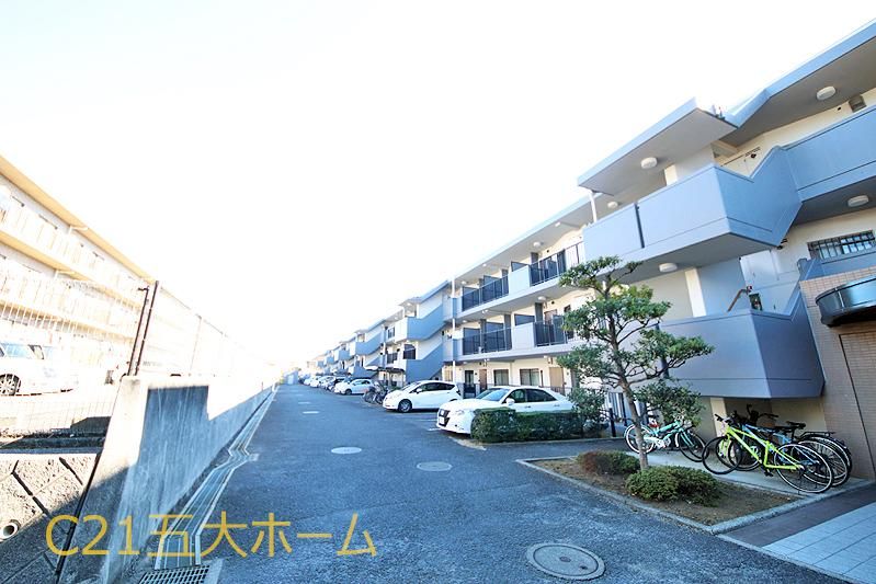 3LDK Apartment for Sale in Kashiwa, Chiba - 70.53m2 - Thumbnail 2