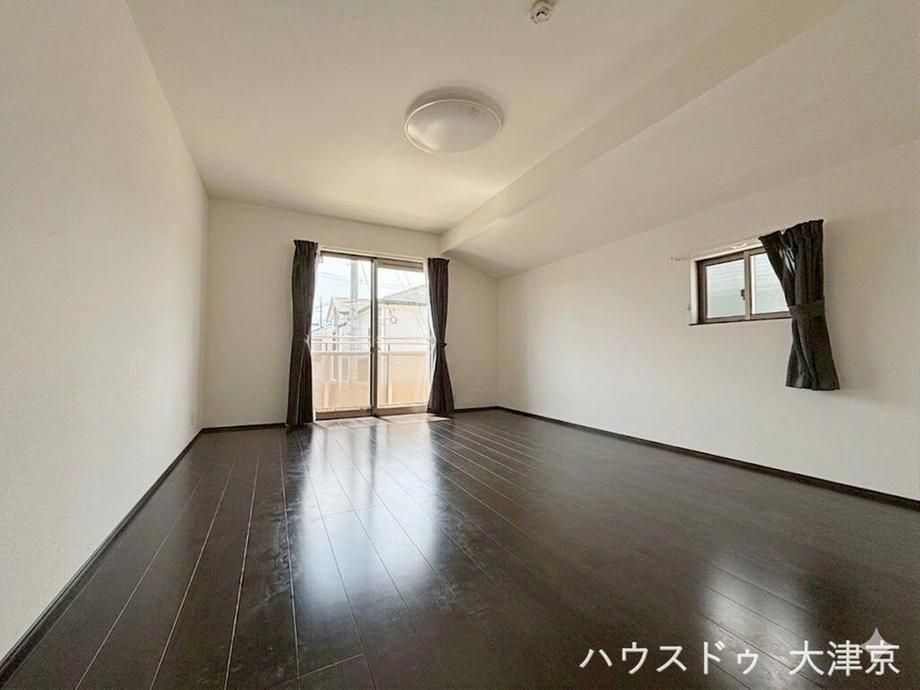 Renovated 3LDK House with Solar Power in Otsu, Shiga - Thumbnail 2