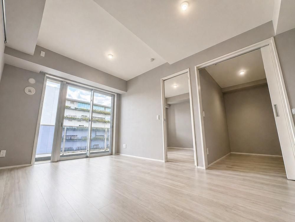 Brillia Ariake City Tower 2LDK Apartment for Sale in Koto, Tokyo - Thumbnail 4