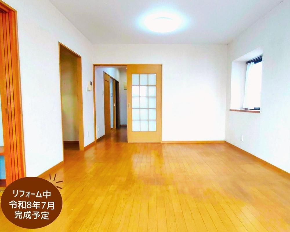 3LDK 74m2 Corner Apartment for Sale in Tomigusuku, Okinawa - Thumbnail 4