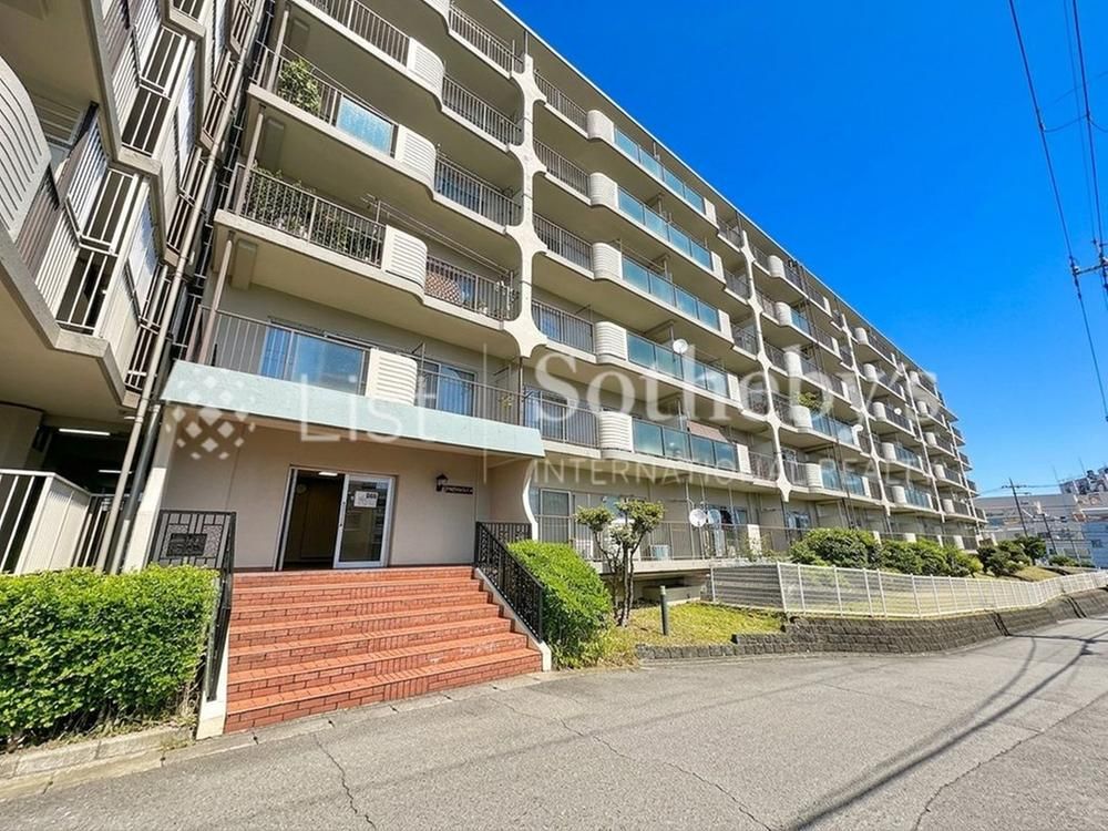 2LDK Apartment for Sale in Totsuka-ku, Yokohama - Thumbnail 4