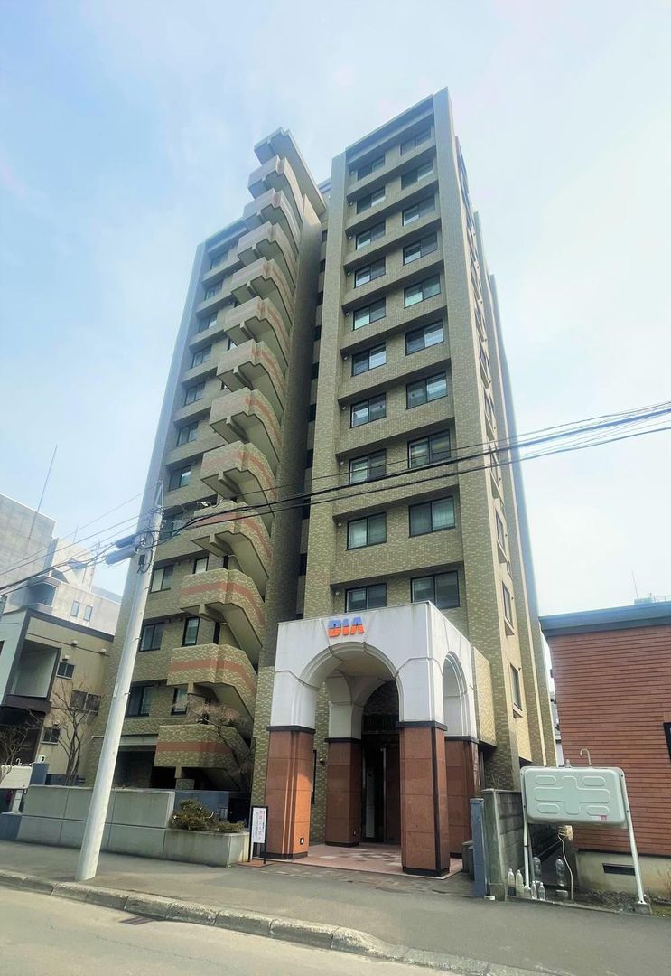 3LDK Apartment for Sale Near Nishi 18-chome Station, Sapporo - Thumbnail 2