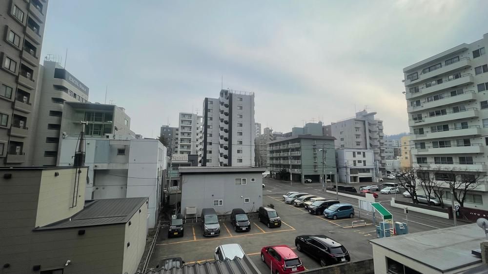 3LDK Apartment for Sale Near Nishi 18-chome Station, Sapporo - Thumbnail 3
