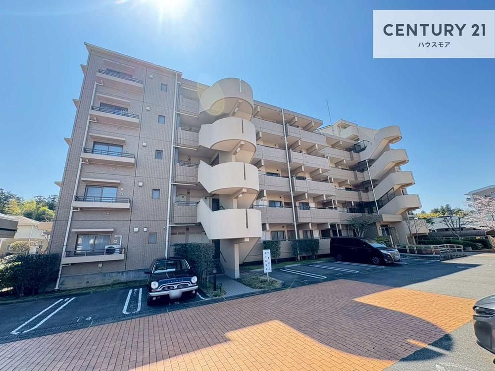 Renovated 3LDK Apartment in Ushiku, Ibaraki - 81m² - Thumbnail 2