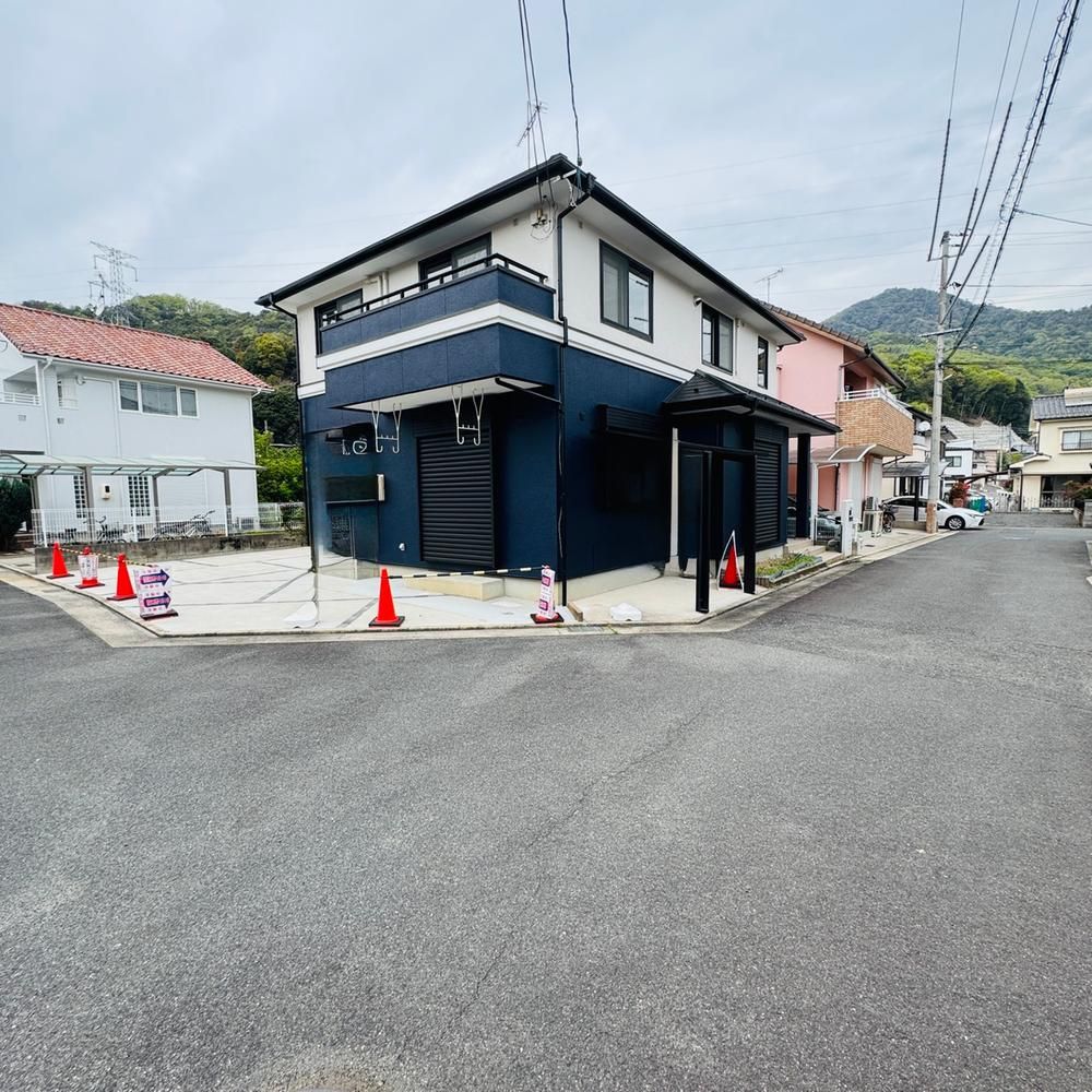 Renovated 4LDK House in Hiroshima City - 112m2 - Thumbnail 2