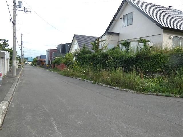 300 sqm Corner Land for Sale in Kitahiroshima, Hokkaido - Thumbnail 2