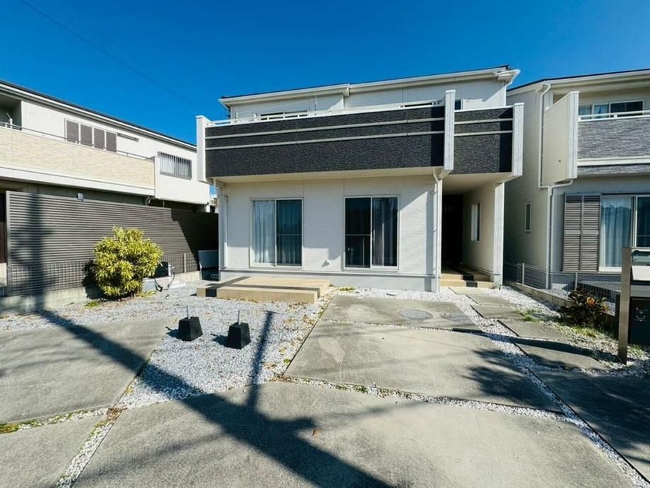 4LDK Detached House for Sale in Uruma, Okinawa - Image 1