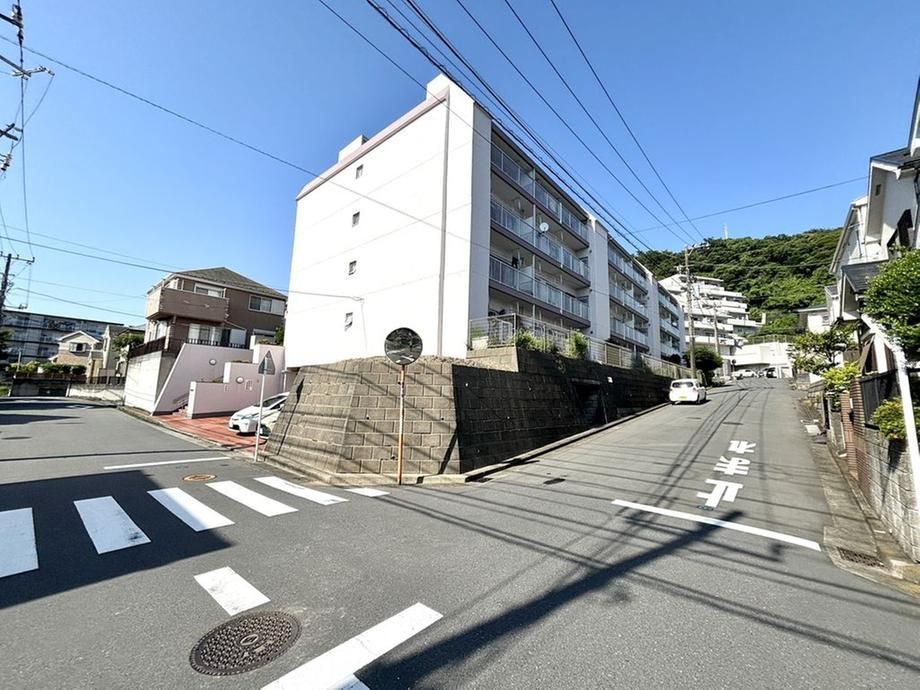 Renovated 3LDK Apartment for Sale in Yokohama Sakae Ward - Thumbnail 2