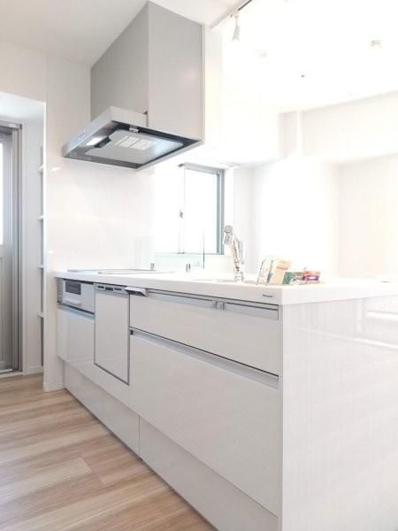 Yokohama Sky Heights 3LDK Apartment in Nishi Ward - Thumbnail 4
