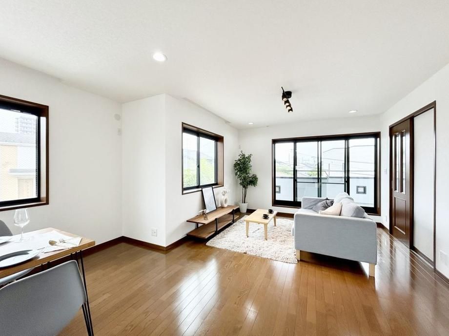 4LDK House for Sale in Chigasaki, Kanagawa - 137.08m2 - Thumbnail 2