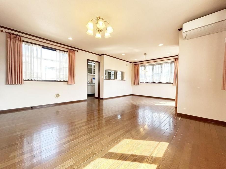 3LDK+S House for Sale in Shinmachi, Fuchu, Tokyo - 129m2 - Thumbnail 2