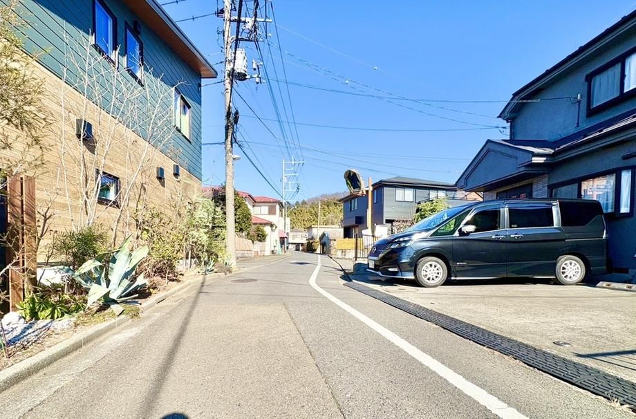 3LDK House with 4 Car Spaces in Akiruno, Tokyo - Thumbnail 3
