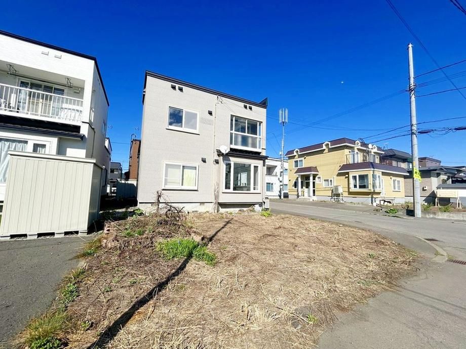 4LDK House for Sale in Higashi-Kariki, Sapporo - 109m2 - Thumbnail 2