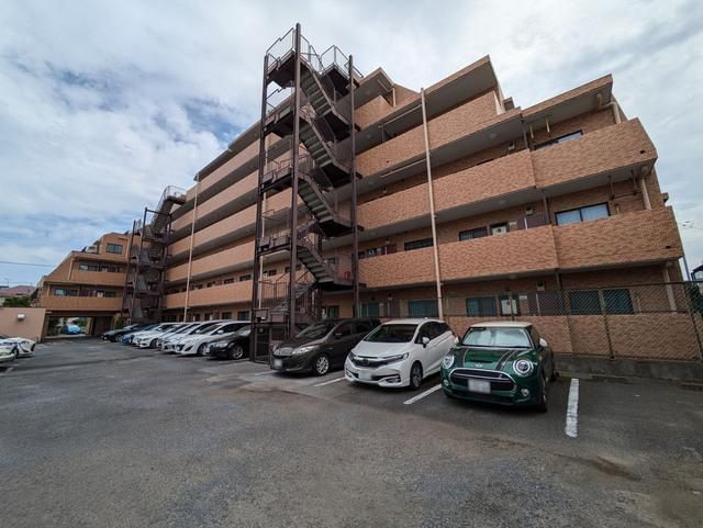 3LDK Apartment for Sale in Narashino, Chiba - 72m² - Thumbnail 3