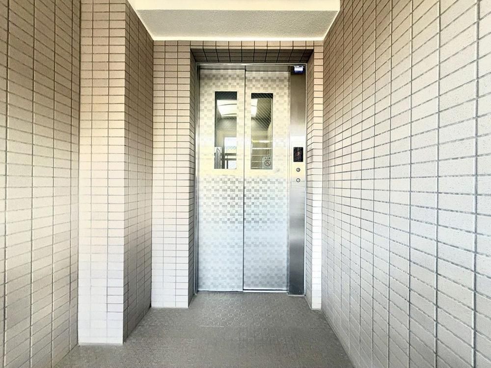 Renovated 3LDK Apartment in Yokohama Kohoku-ku for Sale - Thumbnail 3