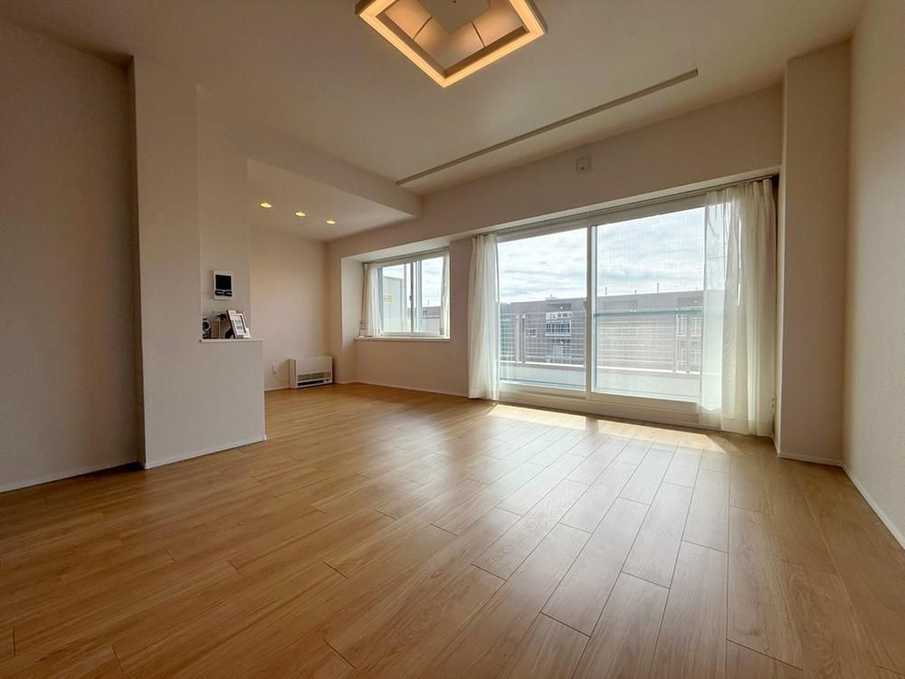 Renovated 4LDK Apartment for Sale in Higashi-ku, Sapporo - Thumbnail 3