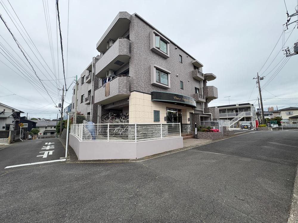 Renovated 2LDK Apartment in Isehara, Kanagawa - 59.63m2 - Thumbnail 3