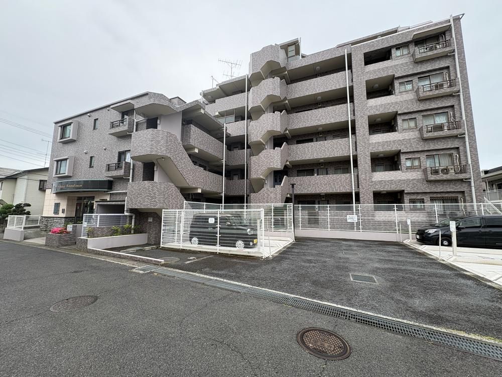 Renovated 2LDK Apartment in Isehara, Kanagawa - 59.63m2 - Thumbnail 2
