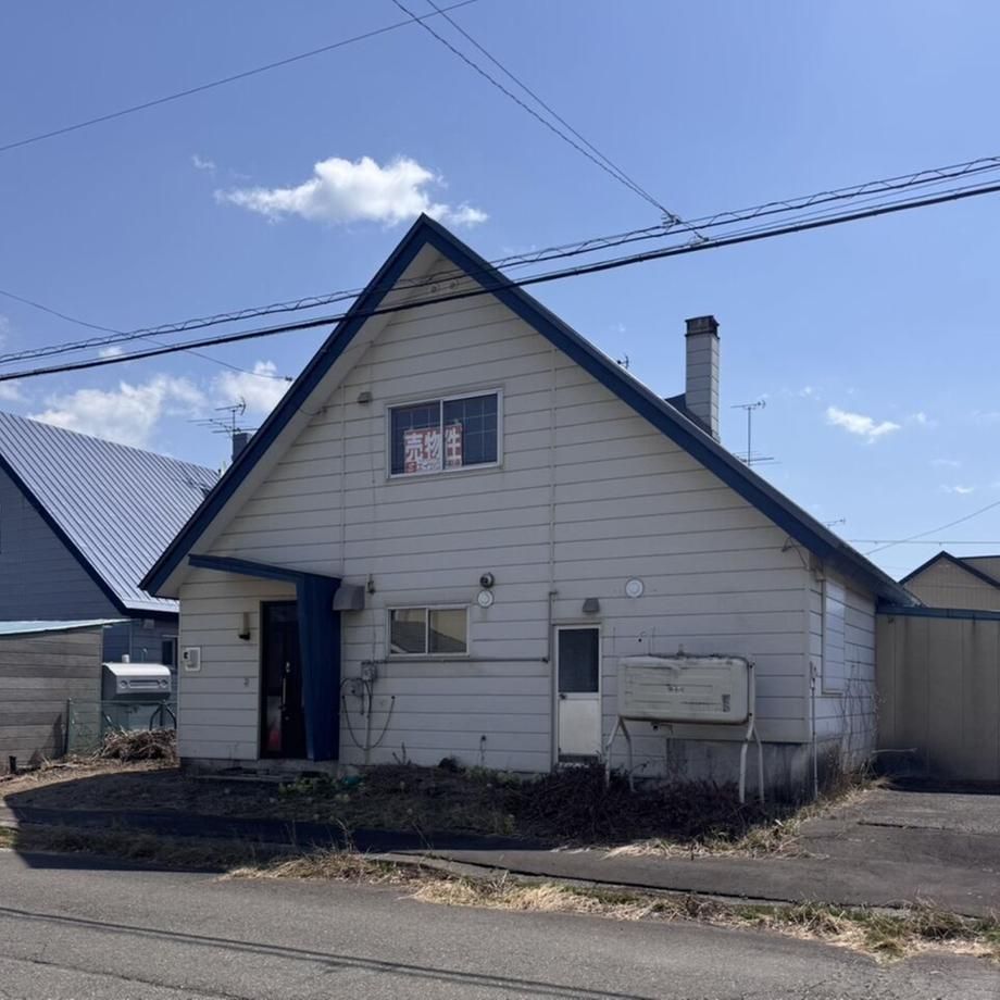 4LDK Used House for Sale in Tomakomai, Hokkaido - 3.5M Yen - Thumbnail 2