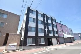 Royal Chateau Hassamu 4LDK Apartment in Sapporo Nishi Ward - Thumbnail 2