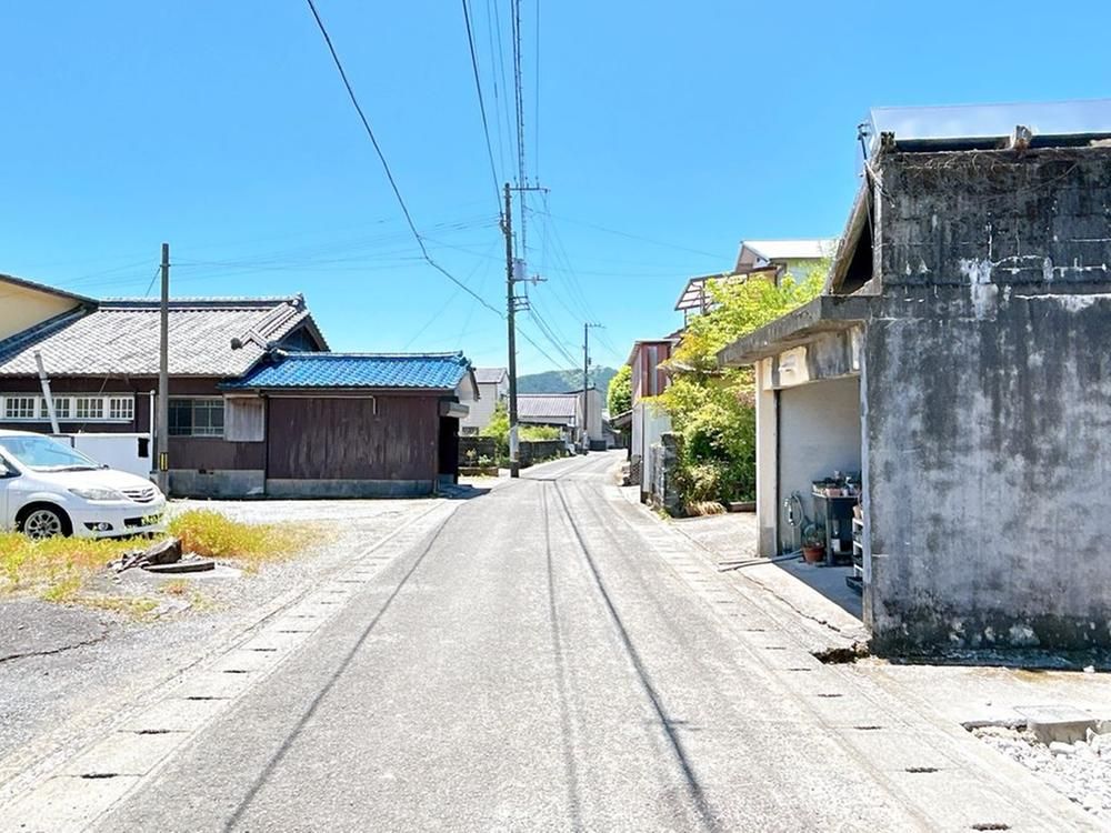 Renovated 3LDK+S House 2 Min Walk from Nii Station in Kochi - Thumbnail 2