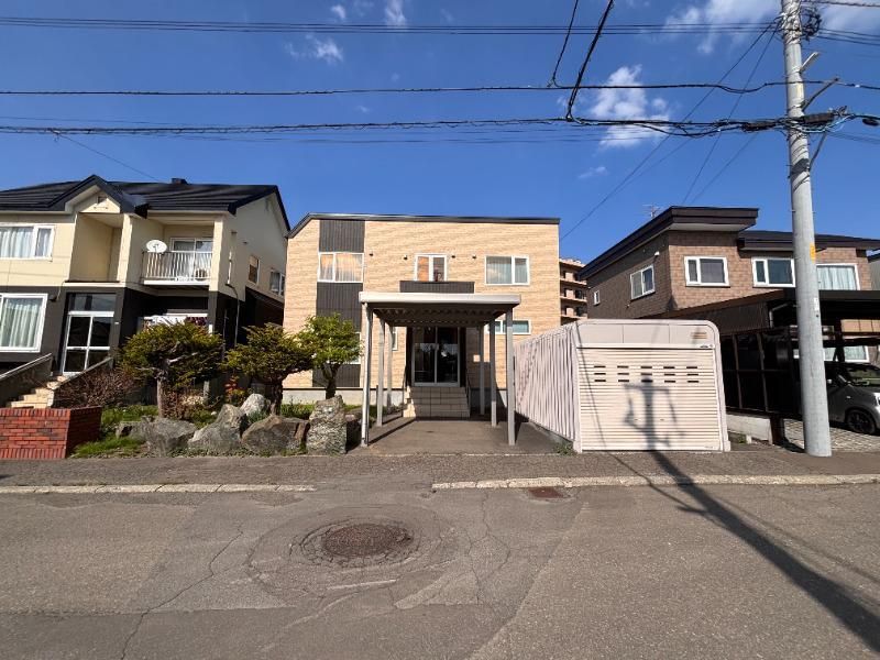 4LDK Renovated House for Sale in Atsubetsu-ku, Sapporo - Thumbnail 2