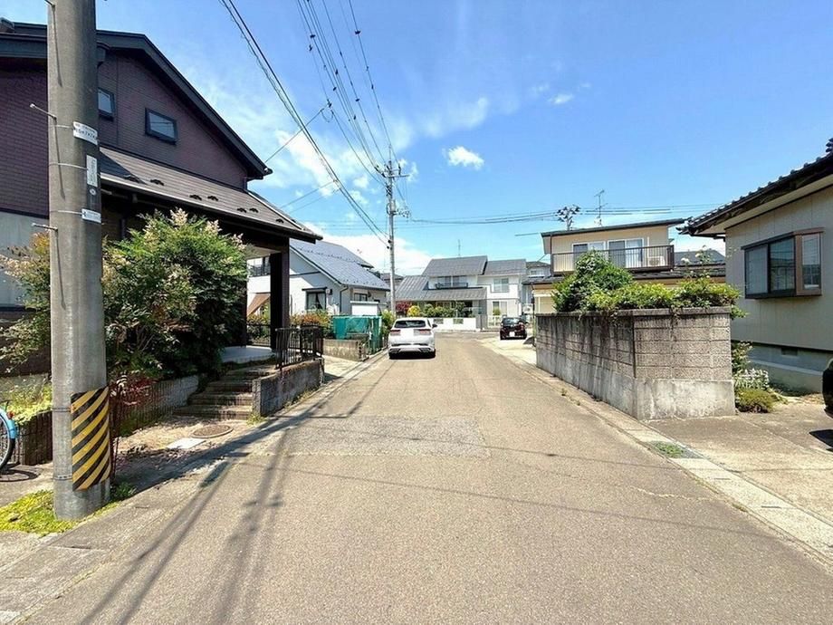 2LDK Detached House for Sale in Higashi-Nakada, Sendai - Thumbnail 2