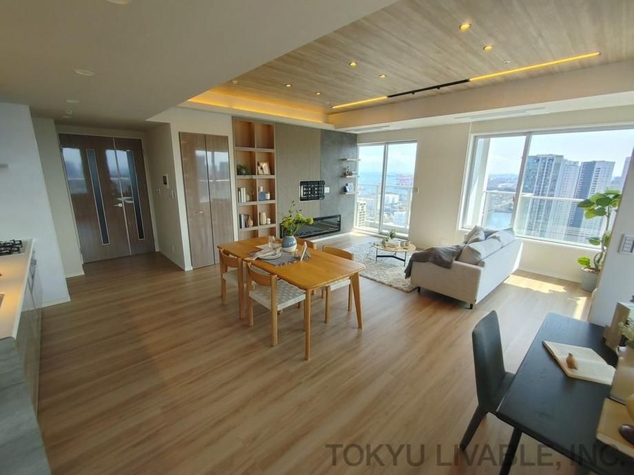 2LDK Apartment for Sale in Minato-ku, Tokyo - 91.48m2 - Thumbnail 4