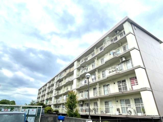 Renovated 2LDK Apartment in Hodogaya, Yokohama for 9.99 Million Yen - Thumbnail 2