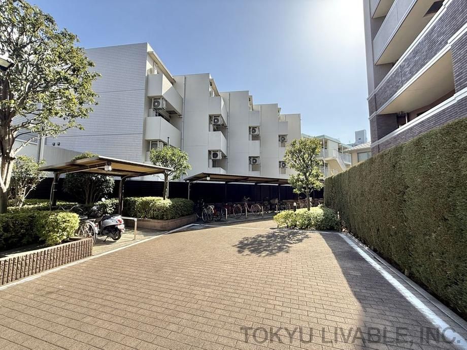 4LDK Apartment for Sale in Yamato City Near Minami-Rinkan Station - Thumbnail 3