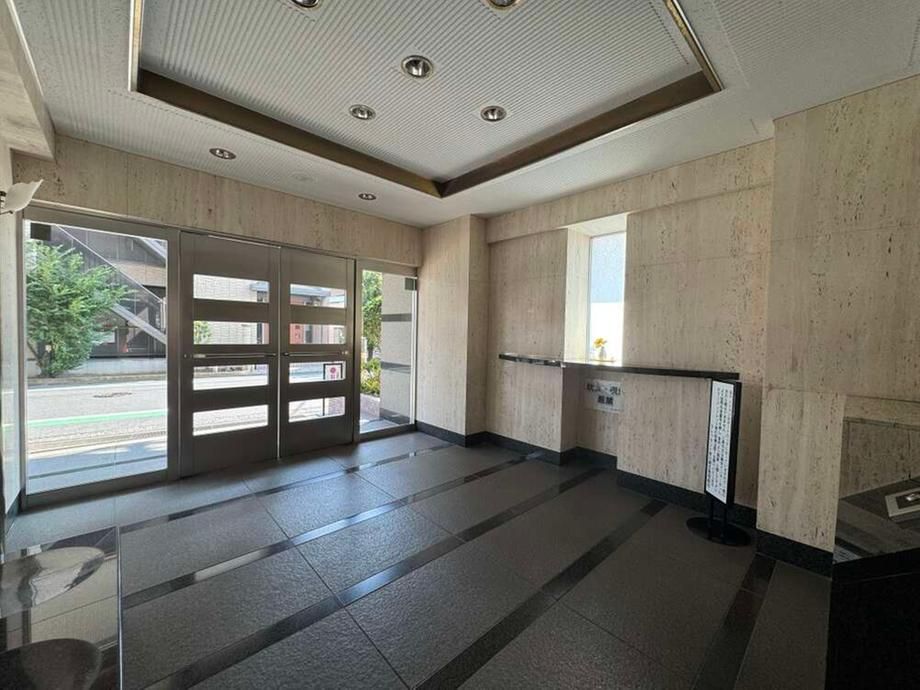 3LDK Apartment for Sale in Saiwai Ward, Kawasaki City - Thumbnail 3