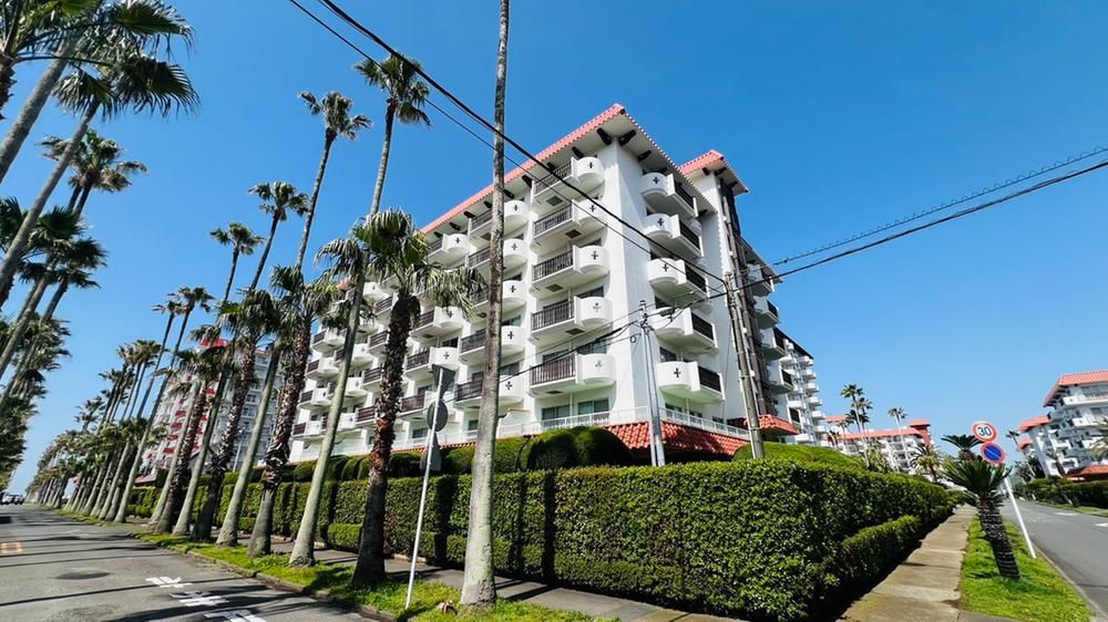 1LDK Apartment with Ocean and Fuji Views in Zushi Marina - Thumbnail 2