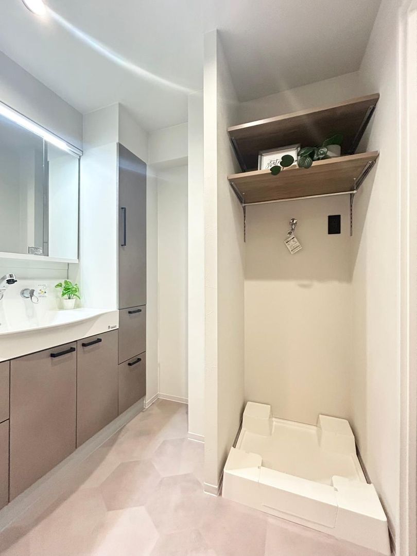 Renovated 3LDK Apartment in Kita Ward, Osaka - 71.25m² - Thumbnail 3